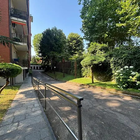 Apartment Sansiro75 Large 3bdr With Private Garage Near To Fiera And Stadium *