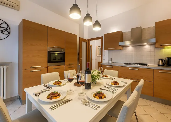 شقة Sansiro75 Large 3bdr With Private Garage Near To Fiera And Stadium ميلان