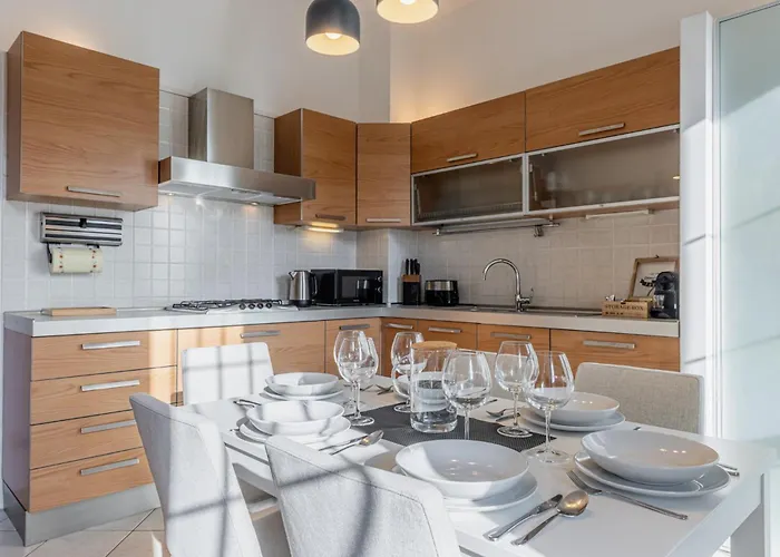 شقة Sansiro75 Large 3bdr With Private Garage Near To Fiera And Stadium